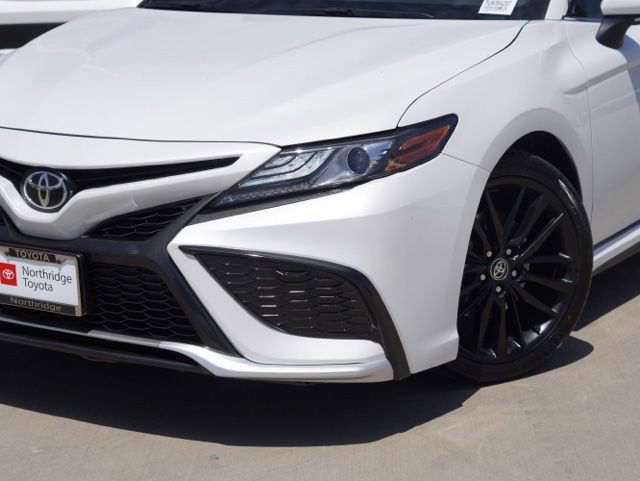 Used 2021 Toyota Camry XSE w/ Blackout Package (TMS) FWD image 5