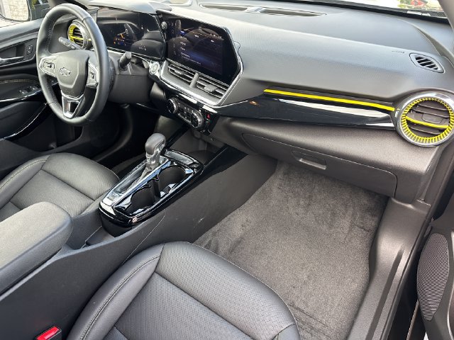 Used 2025 Chevrolet Trax ACTIV w/ Driver Confidence Package FWD image 9