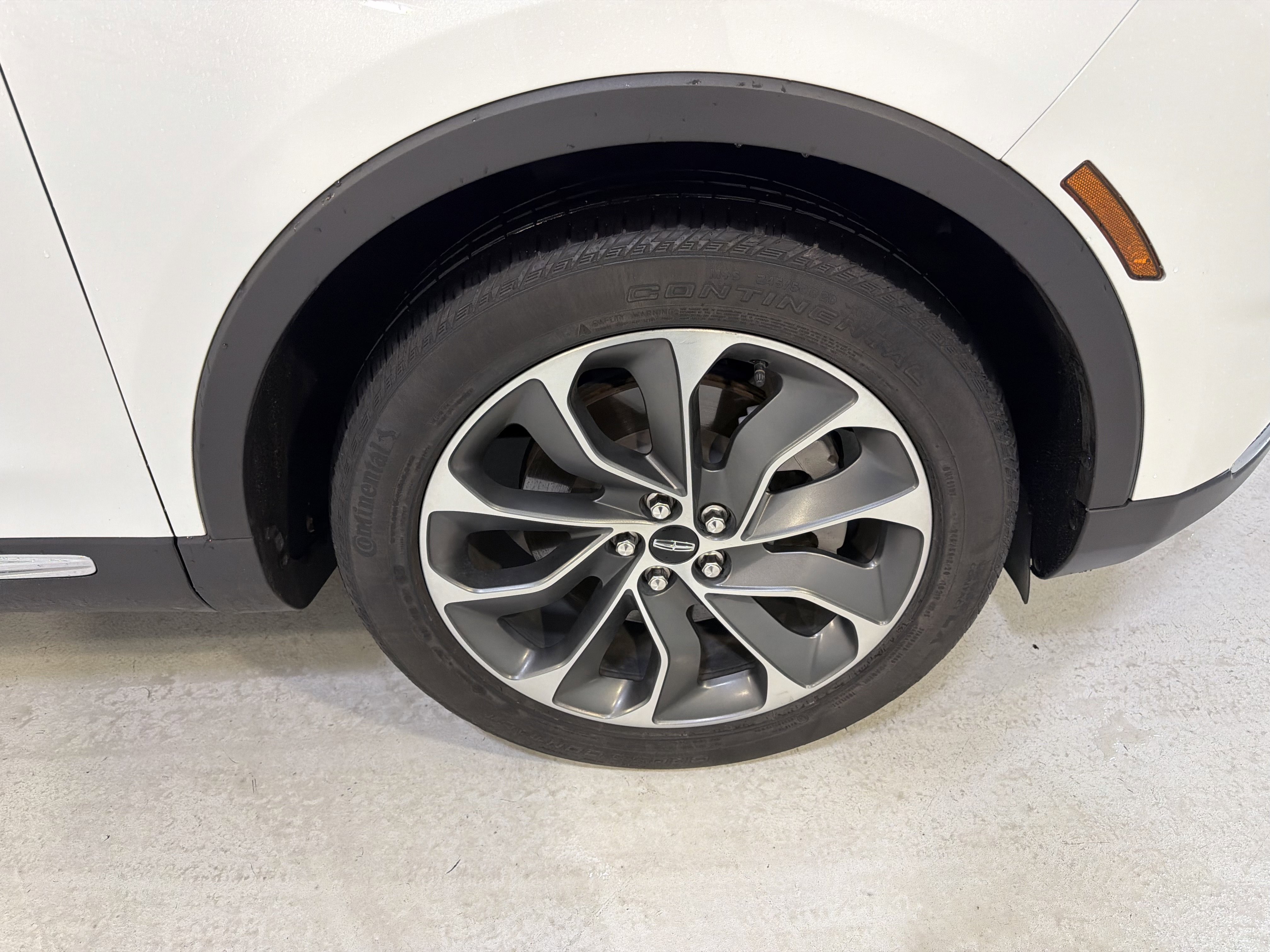 Used 2023 Lincoln Nautilus Reserve w/ Luxury Package AWD/4WD image 13