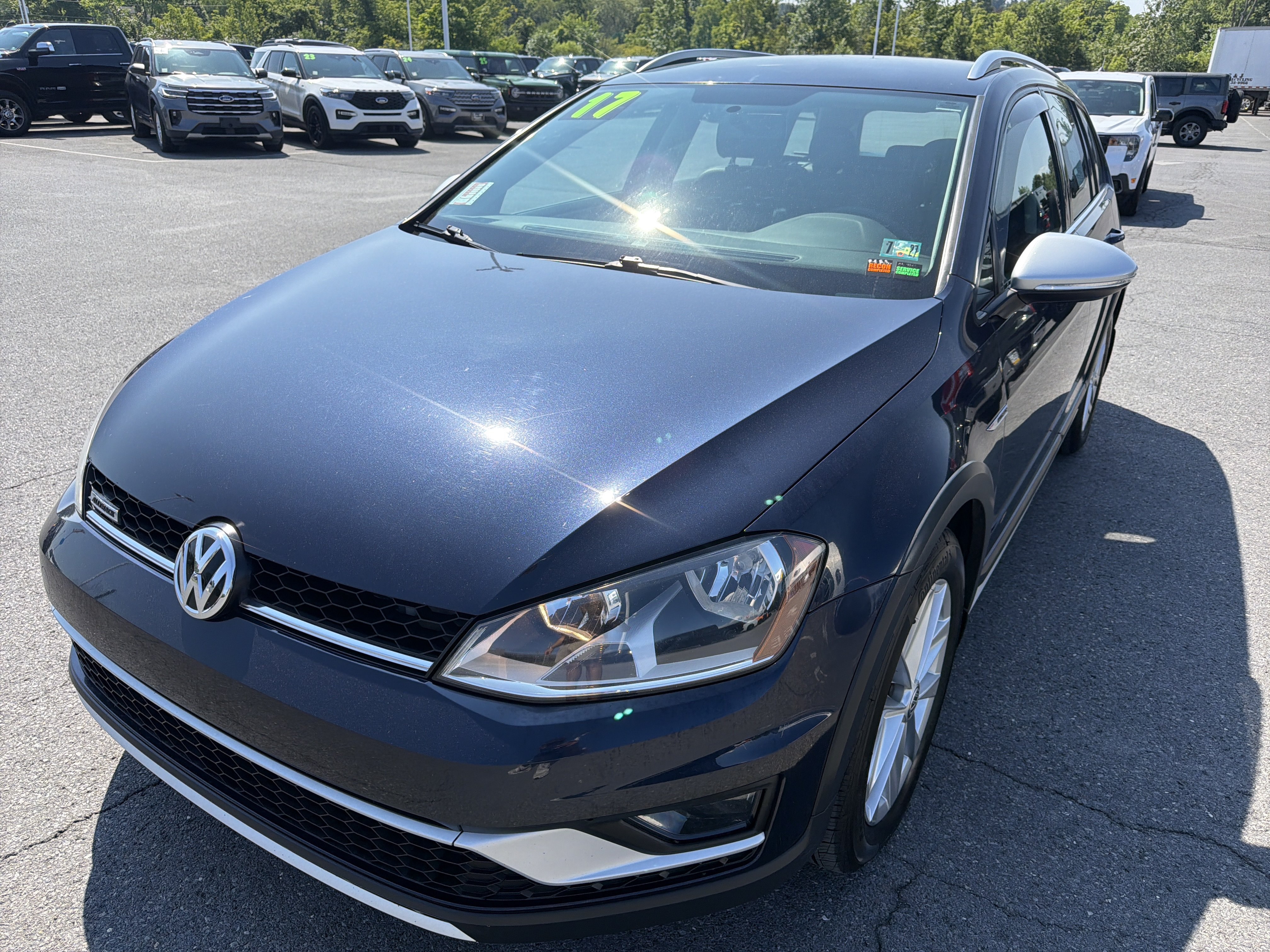 Used 2017 Volkswagen Golf Alltrack AWD/4WD image 8