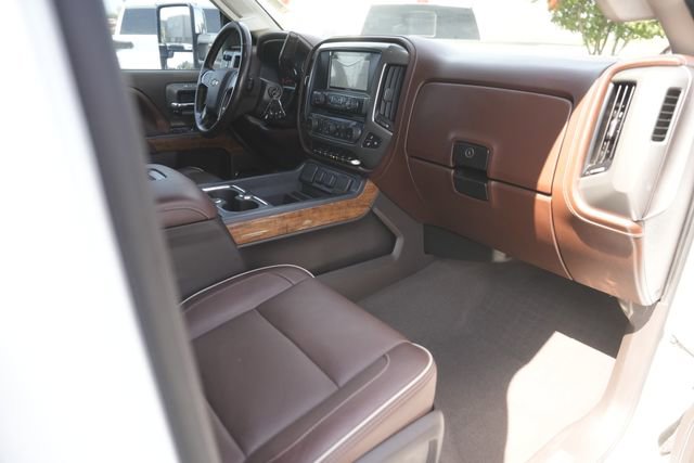 Used 2019 Chevrolet Silverado 3500 High Country w/ Duramax Plus Package image 18