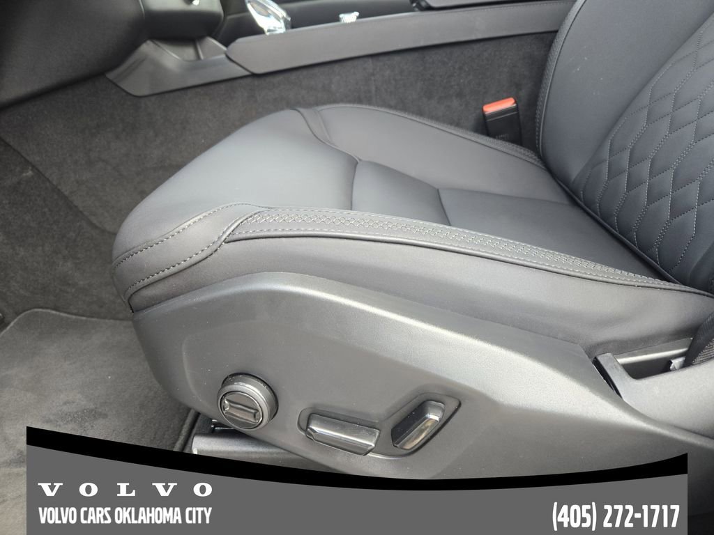 Certified 2025 Volvo XC90 B6 Plus image 23