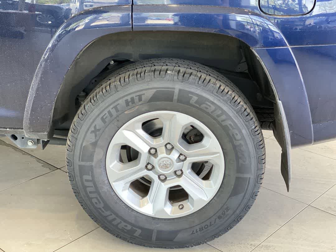 Used 2021 Toyota 4Runner SR5 Premium w/ Moonroof Package AWD/4WD image 12