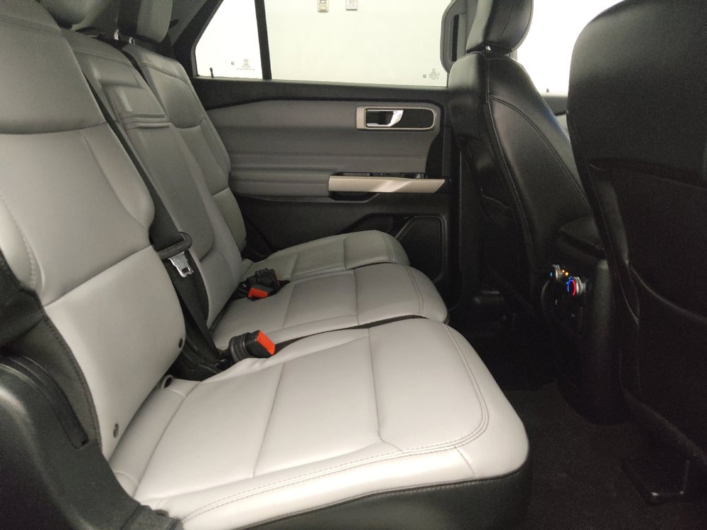 Used 2021 Ford Explorer XLT w/ Equipment Group 202A RWD image 19