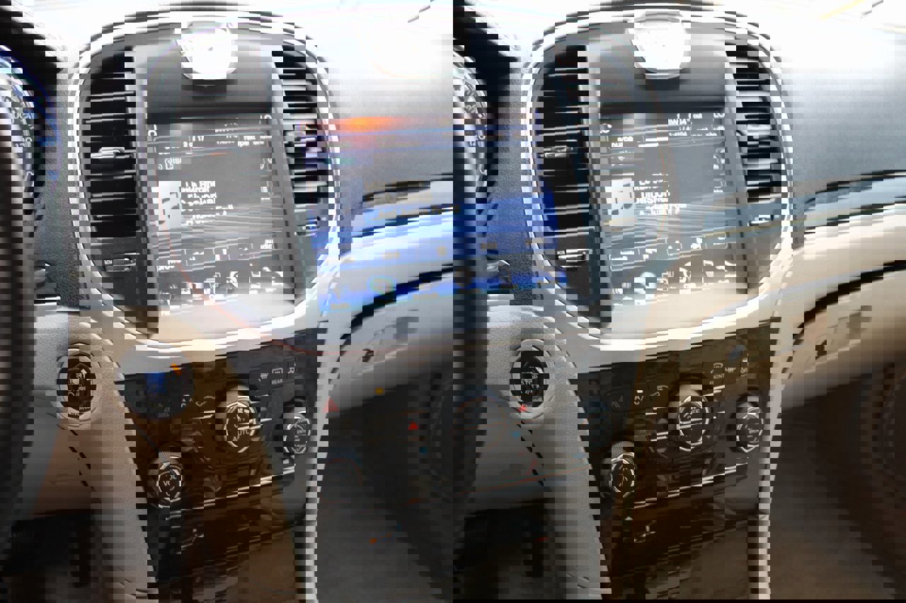 Used 2013 Chrysler 300 image 6