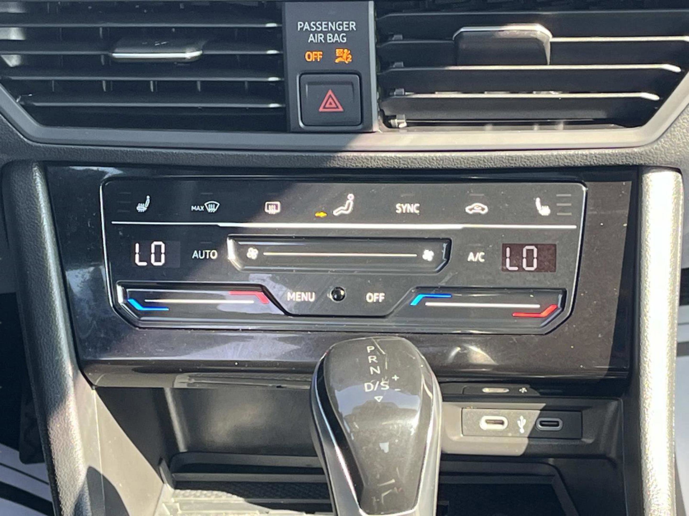 Used 2025 Volkswagen Jetta SE image 14