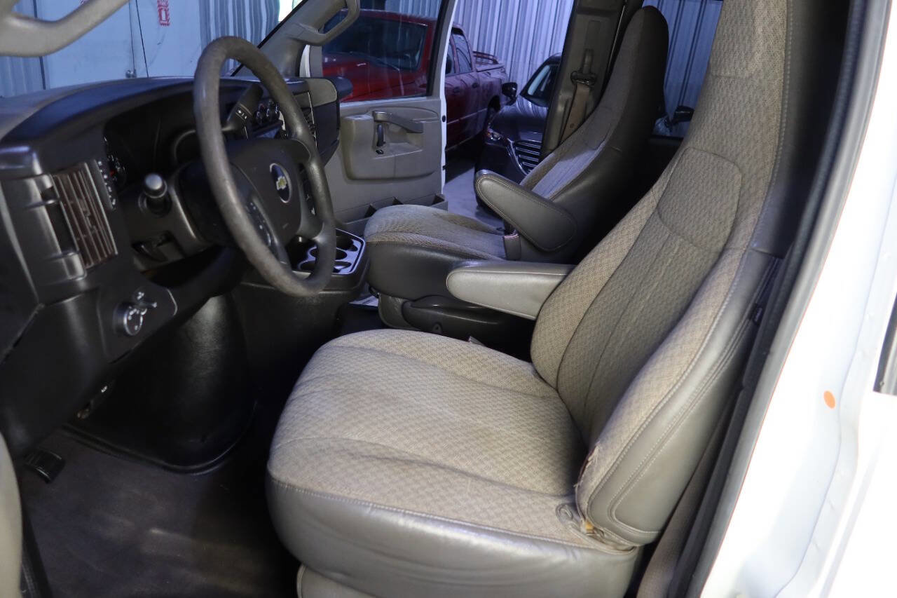 Used 2019 Chevrolet Express 3500 LT w/ LT Preferred Equipment Group RWD image 24