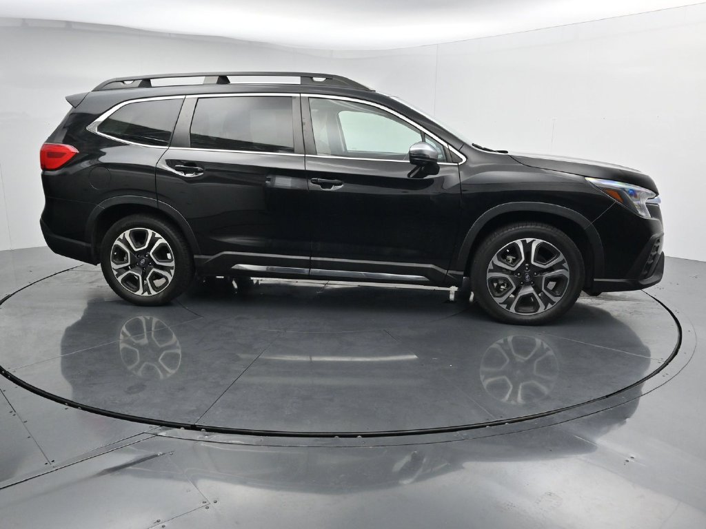 Used 2023 Subaru Ascent Limited w/ Technology Package AWD/4WD image 9