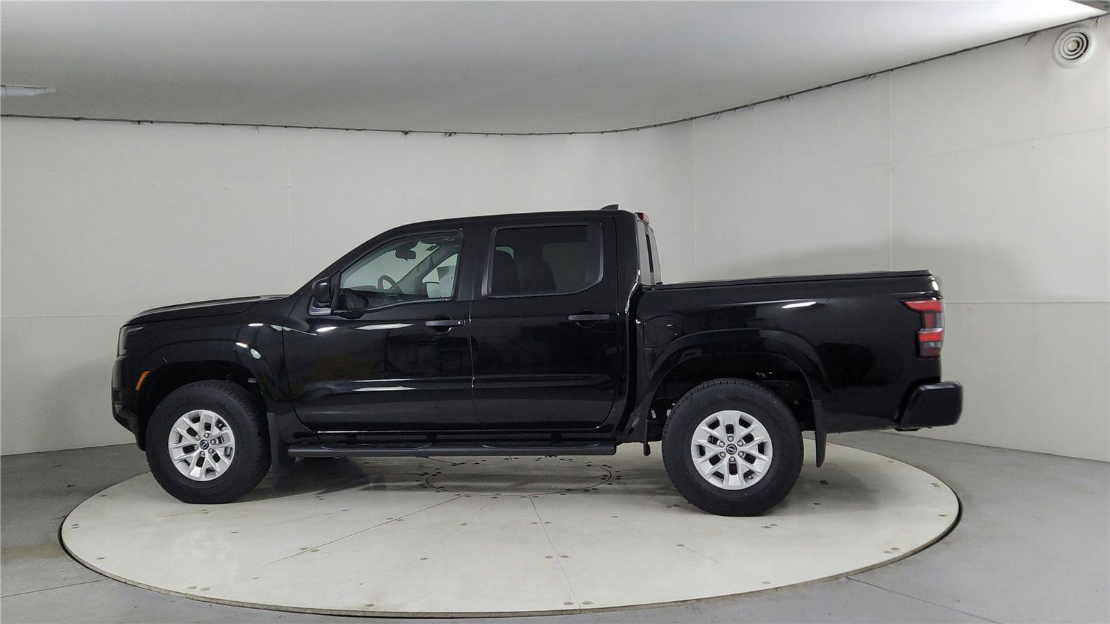 New 2026 Nissan Frontier S image 4