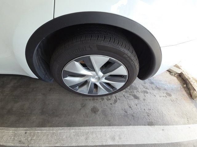 Used 2023 Tesla Model Y Long Range AWD/4WD image 11