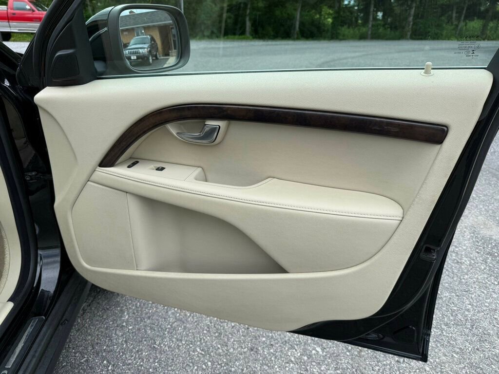 Used 2016 Volvo XC70 T5 Premier w/ Proximity Package image 52