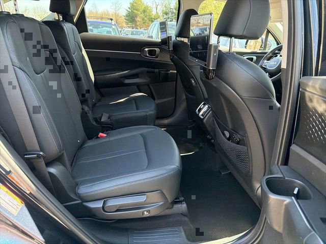 Used 2023 Kia Sorento EX image 11