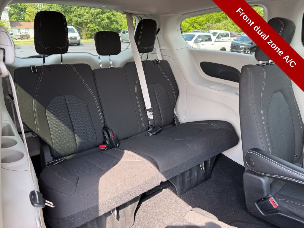 Used 2022 Chrysler Voyager LX FWD image 35
