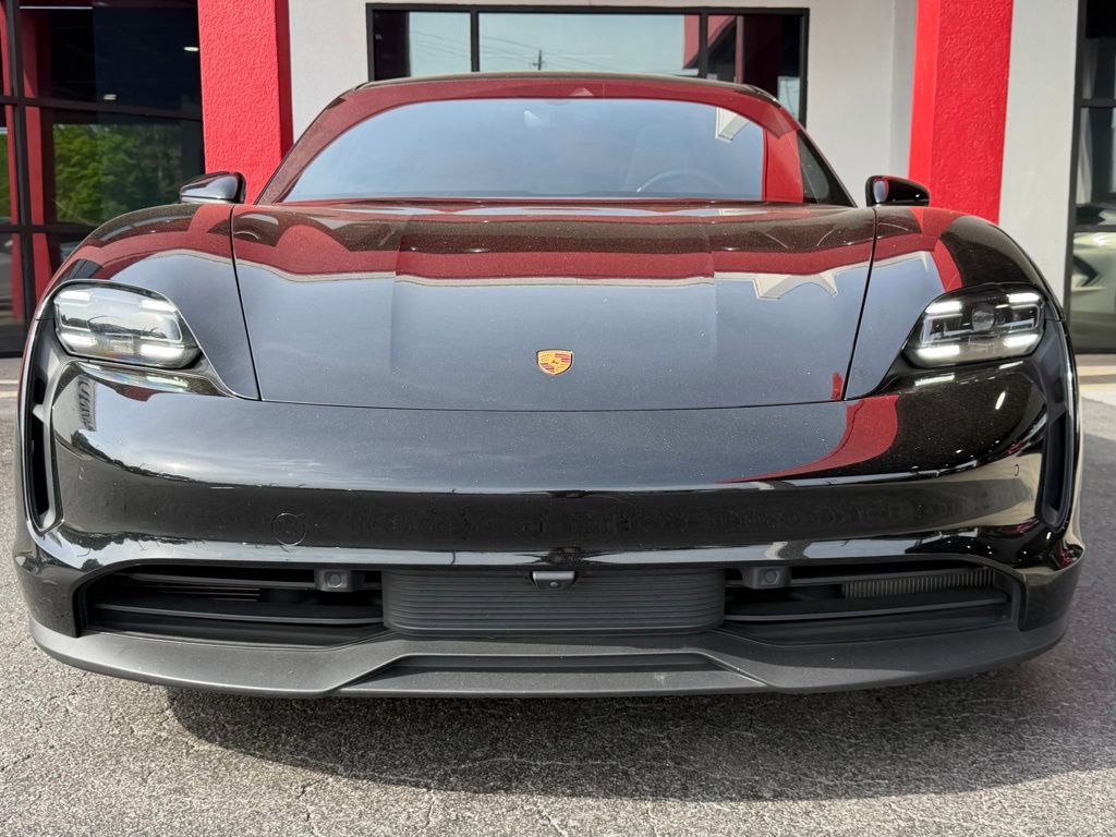 Used 2022 Porsche Taycan image 2
