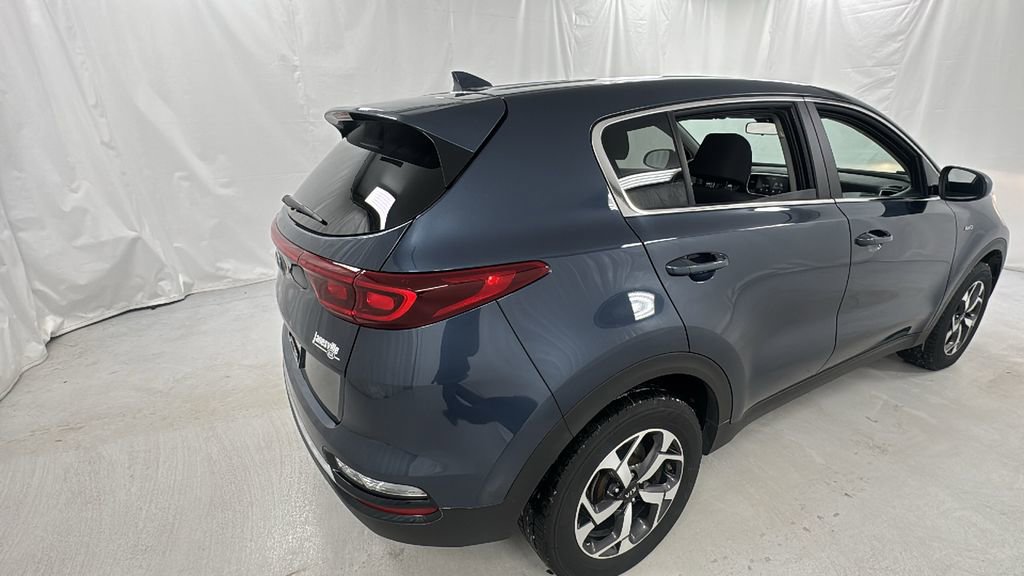 Used 2022 Kia Sportage LX image 3