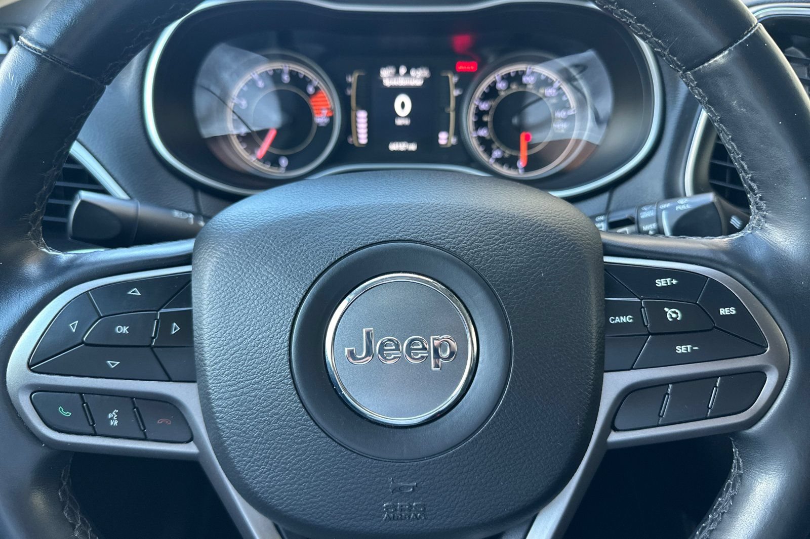 Used 2021 Jeep Cherokee Latitude Plus FWD image 23