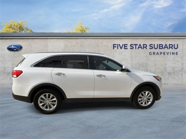 Used 2016 Kia Sorento LX w/ LX Convenience Package image 9