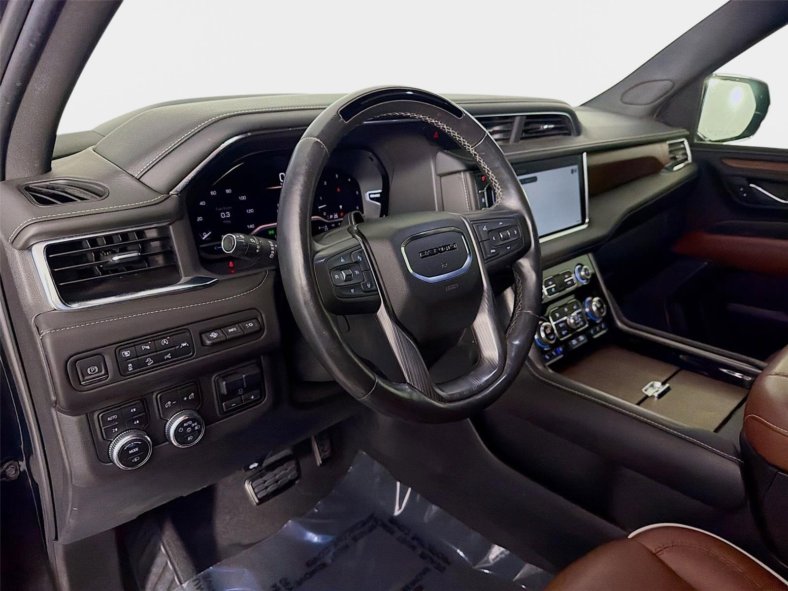 Certified 2023 GMC Yukon Denali Ultimate AWD/4WD image 9