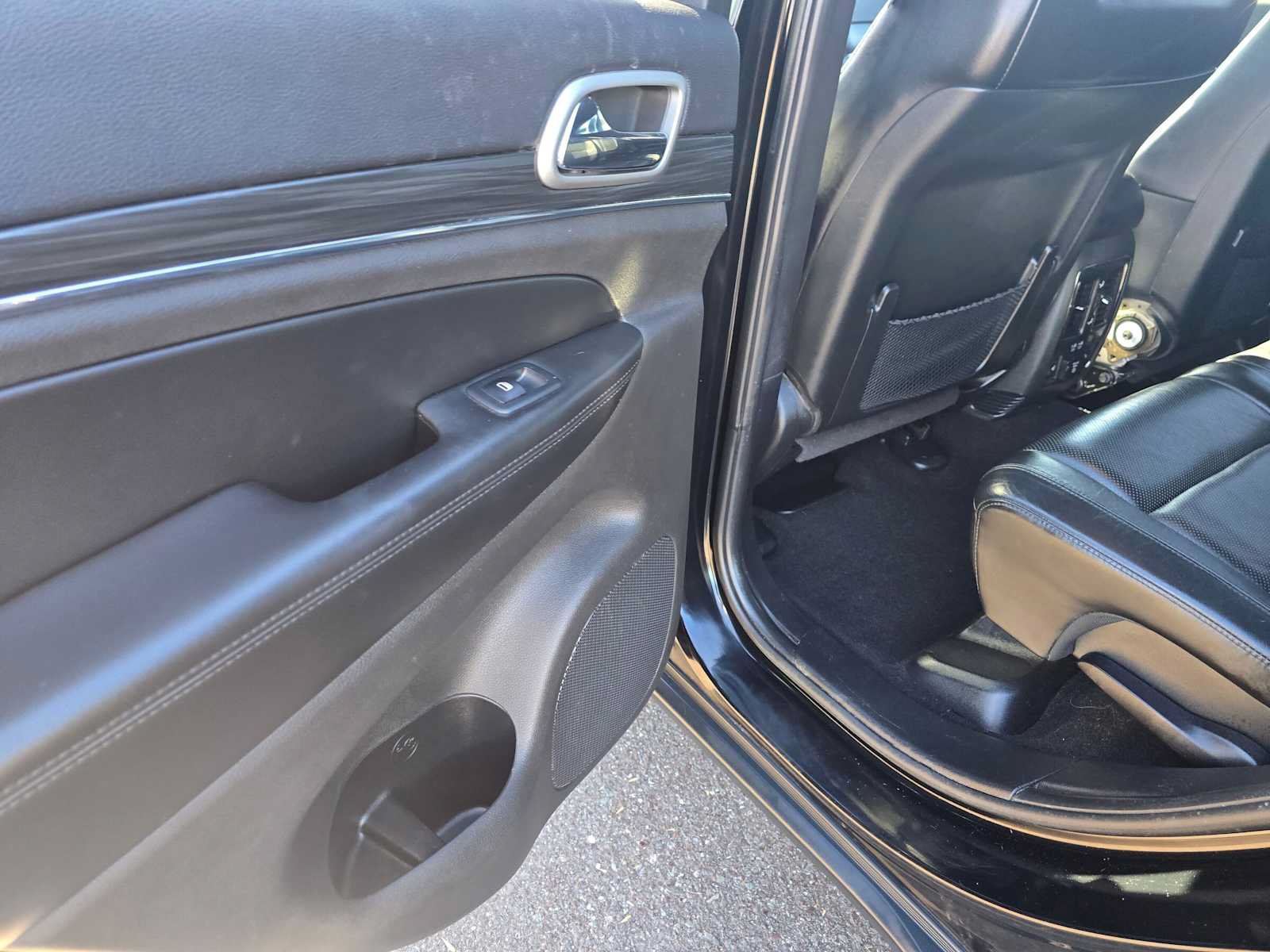 Used 2019 Jeep Grand Cherokee Limited w/ Luxury Group II AWD/4WD image 17