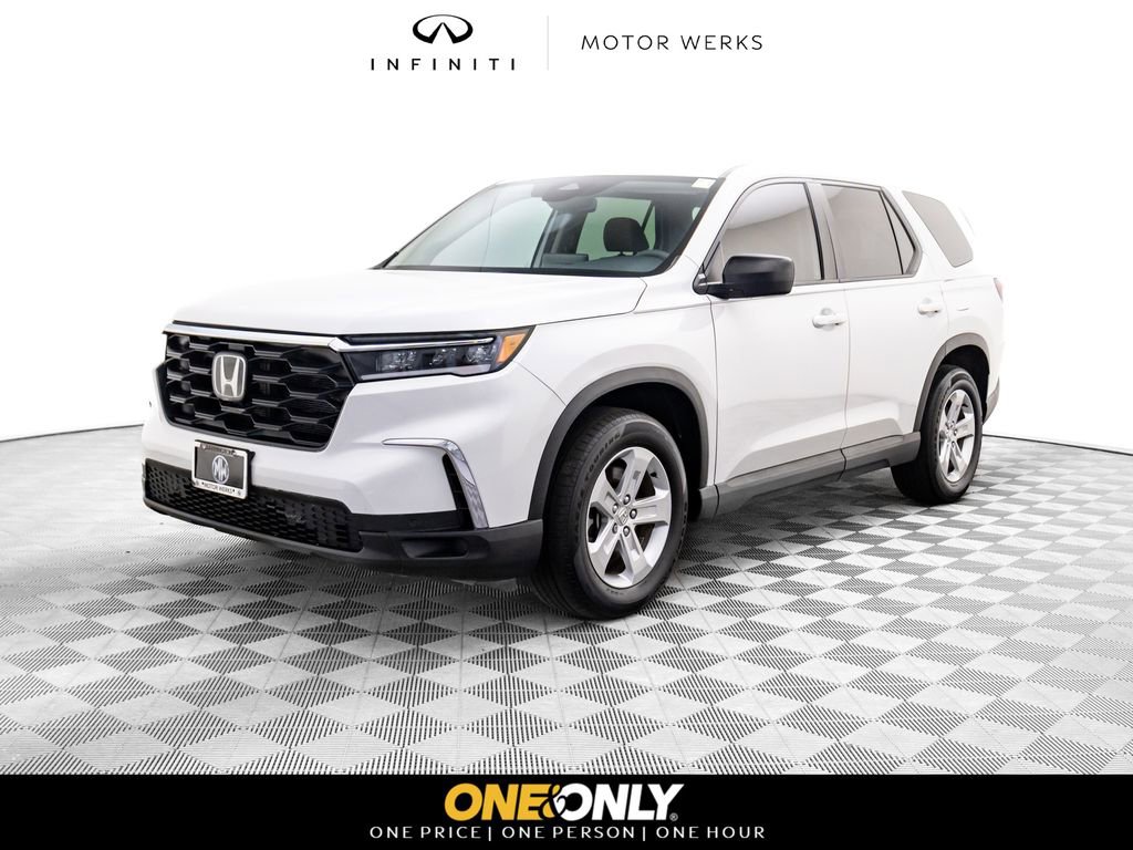 Used 2023 Honda Pilot LX image 1