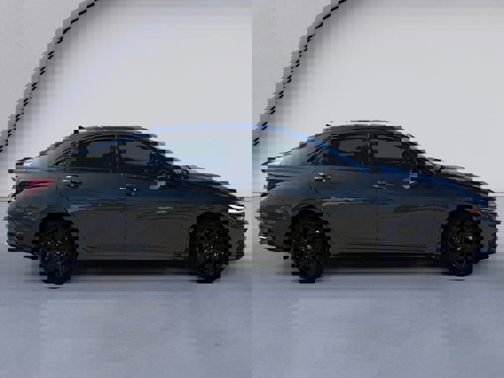 Used 2026 Hyundai Elantra Sport image 6