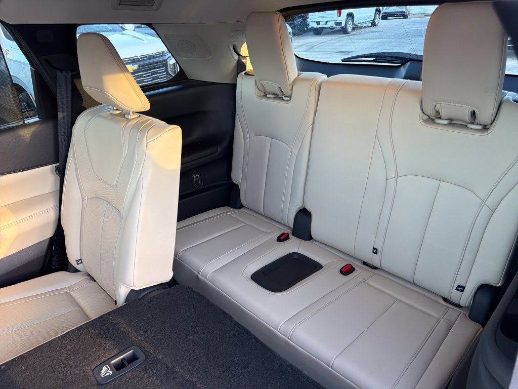 Used 2024 INFINITI QX60 Luxe w/ Performance Audio Package FWD image 34
