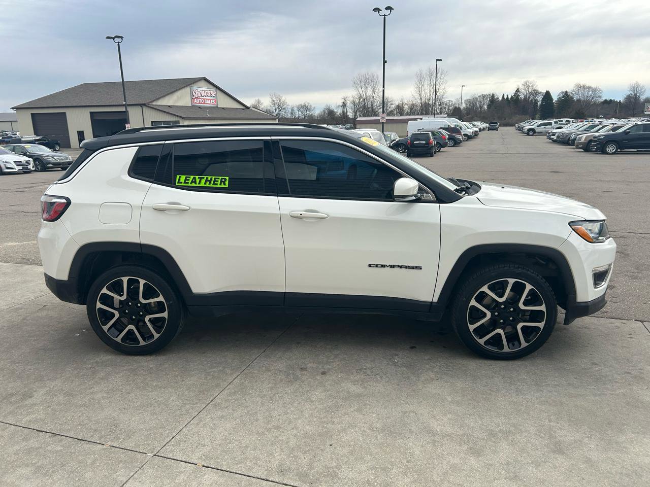 Used 2019 Jeep Compass Limited AWD/4WD image 4