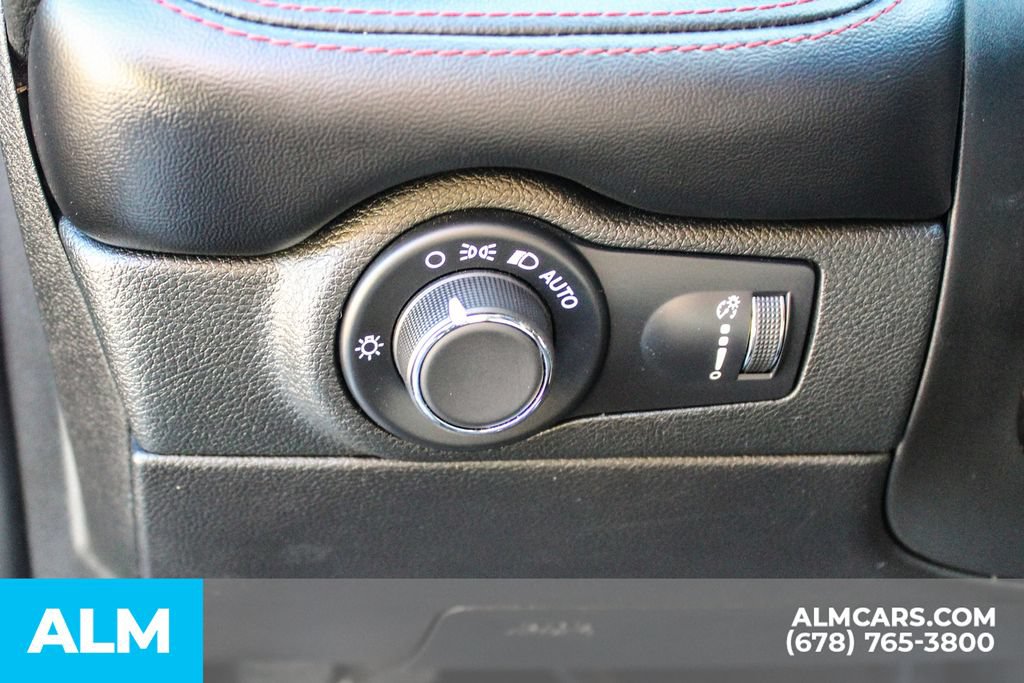 Used 2025 Dodge Durango GT RWD image 29