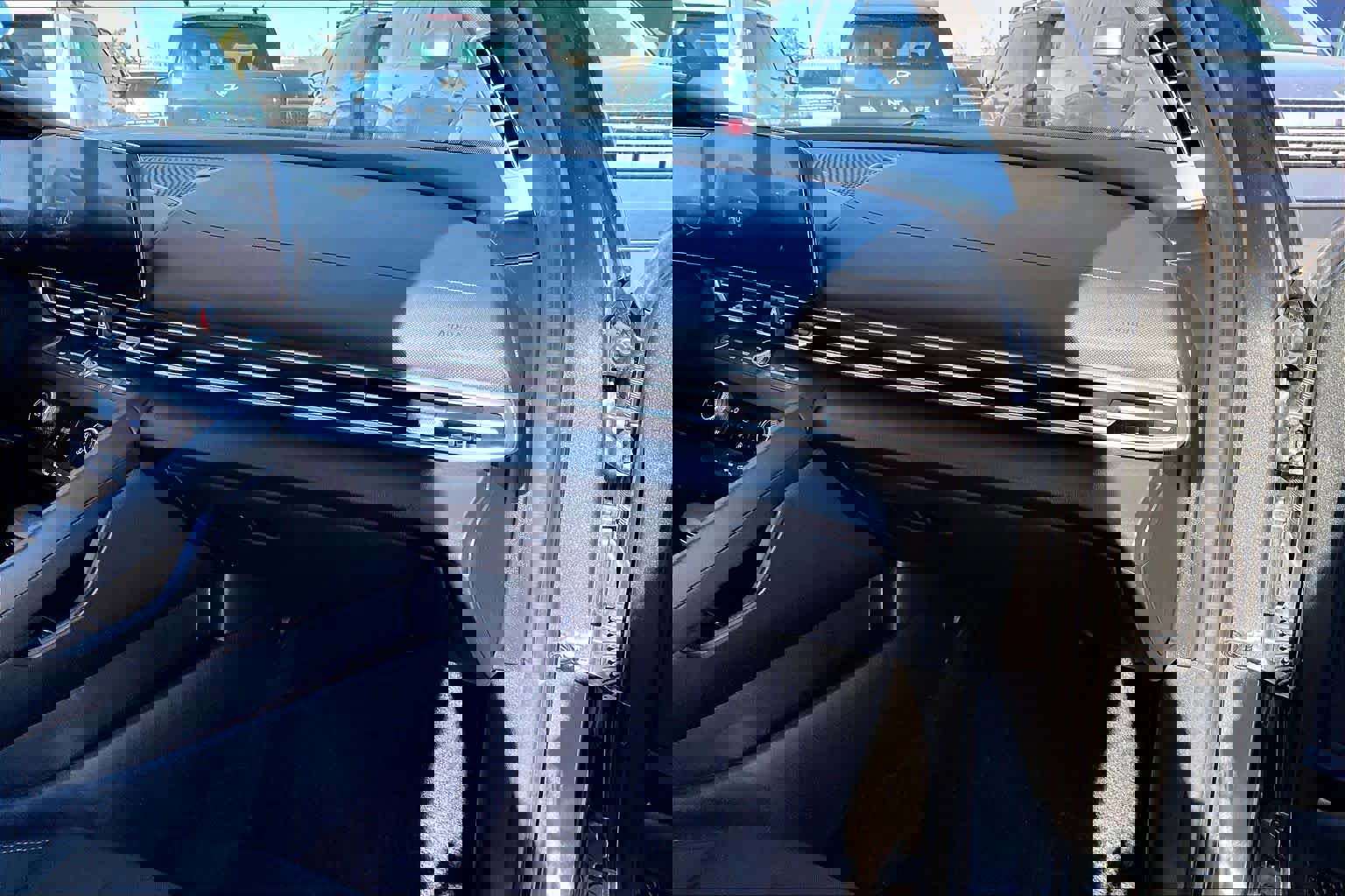 Used 2024 Hyundai Elantra SEL image 16