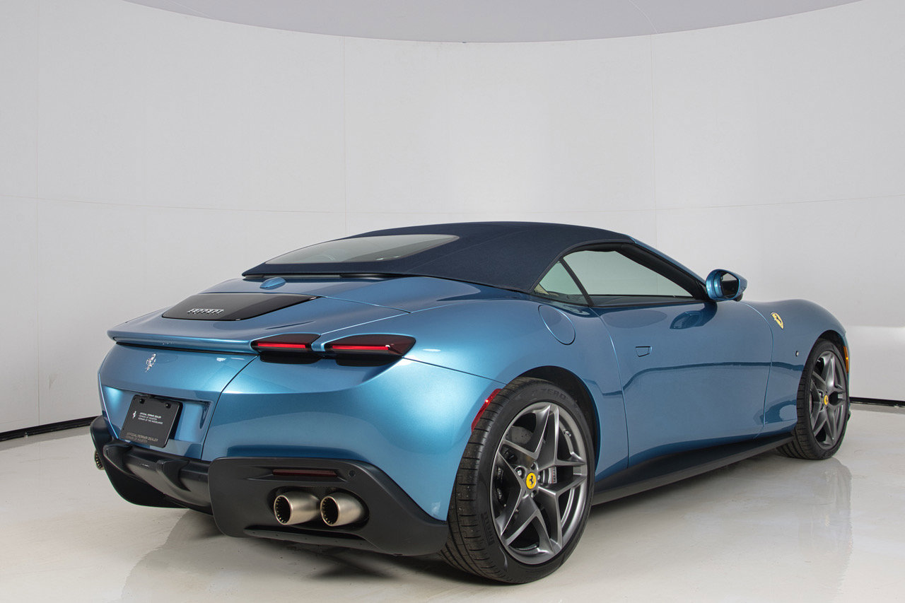 Certified 2025 Ferrari Roma Spider RWD image 29