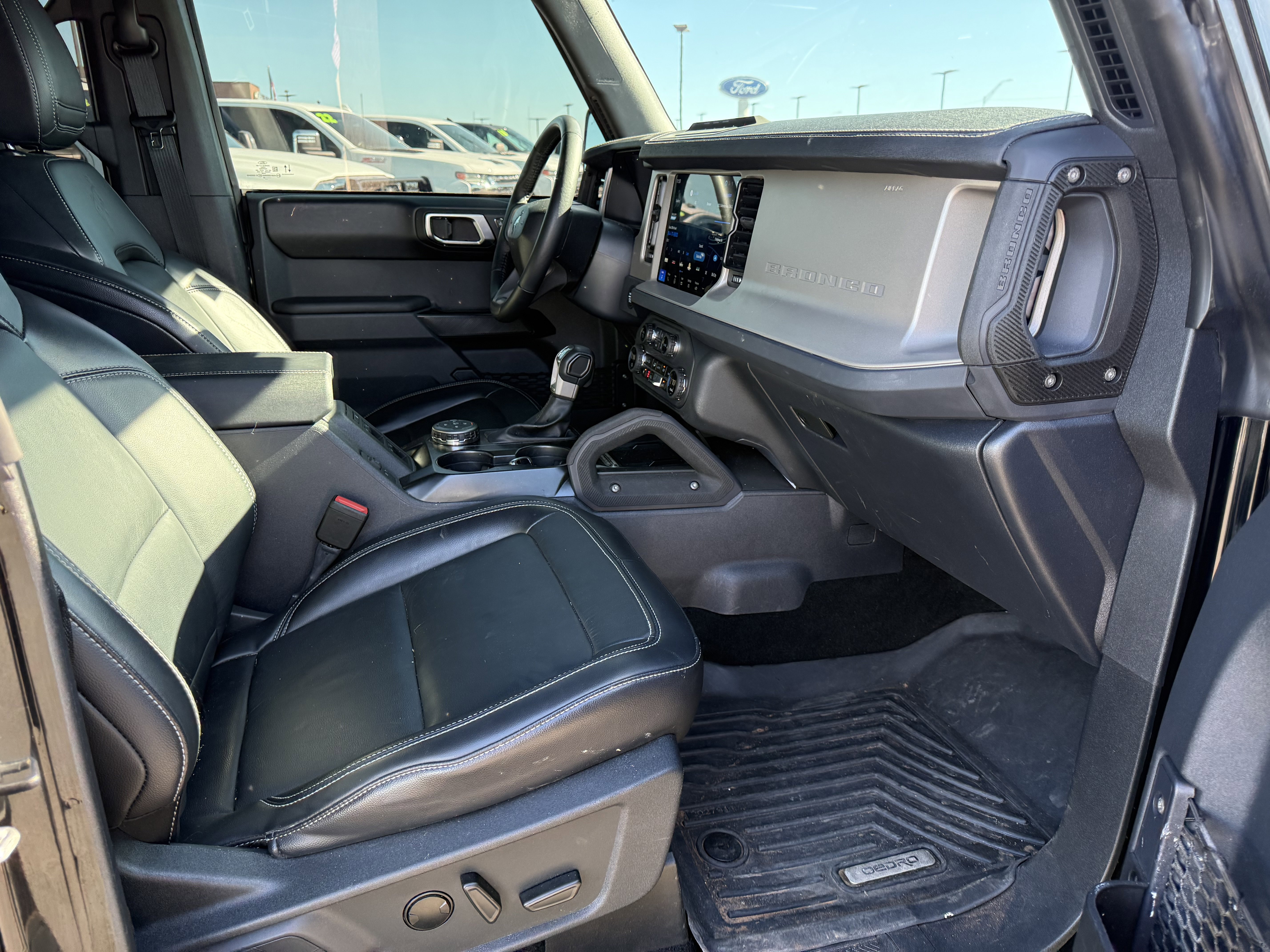 Used 2025 Ford Bronco Outer Banks w/ Sasquatch Package AWD/4WD image 10