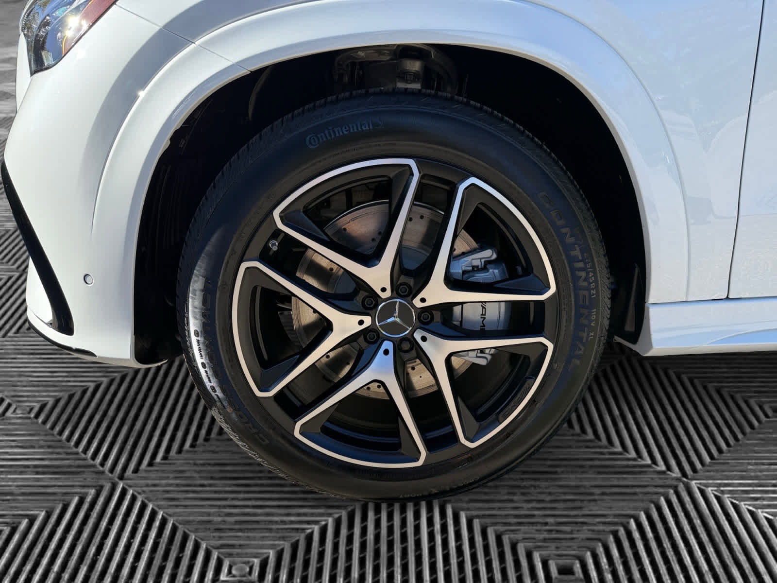 New 2026 Mercedes-Benz GLE 53 AMG 4MATIC image 9