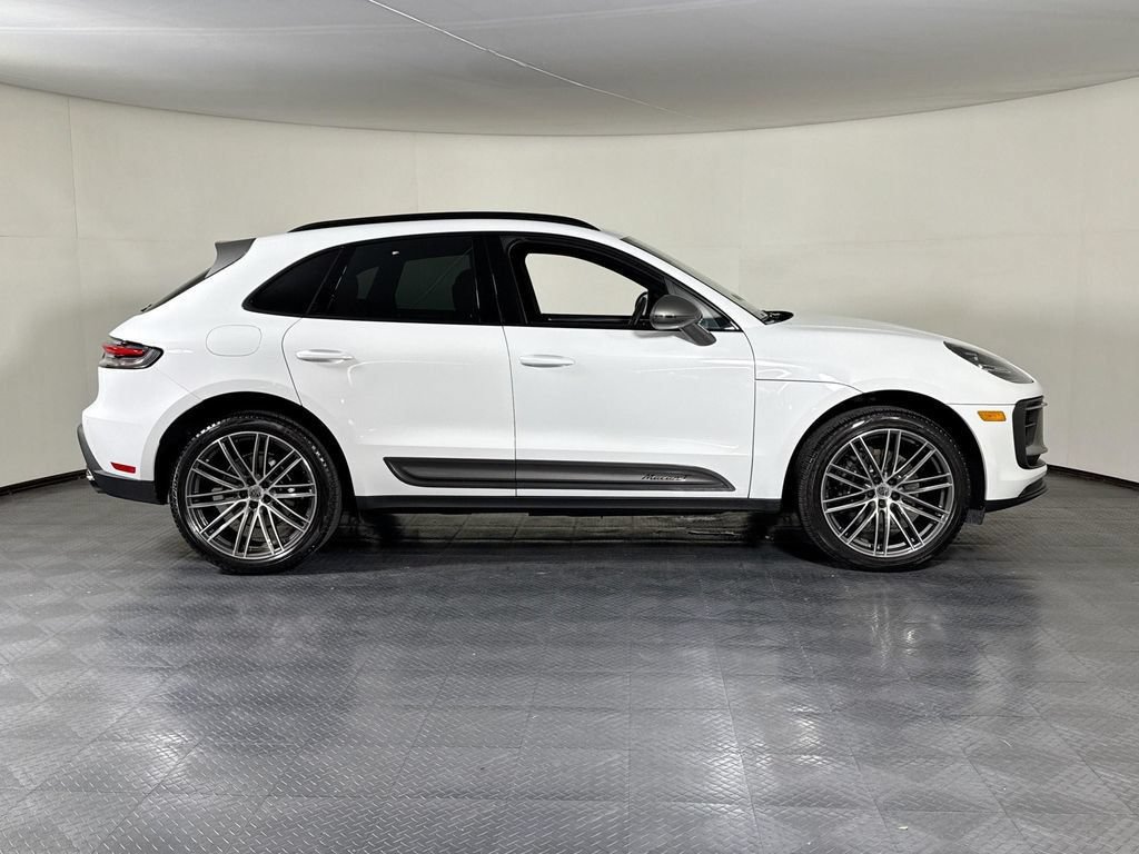 Certified 2023 Porsche Macan Turbo AWD/4WD image 8
