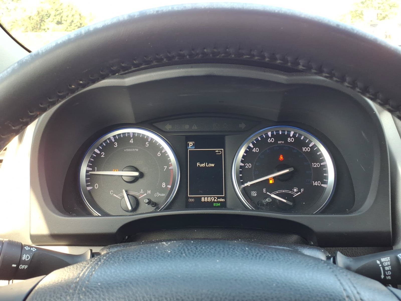 Used 2017 Toyota Highlander SE AWD/4WD image 25