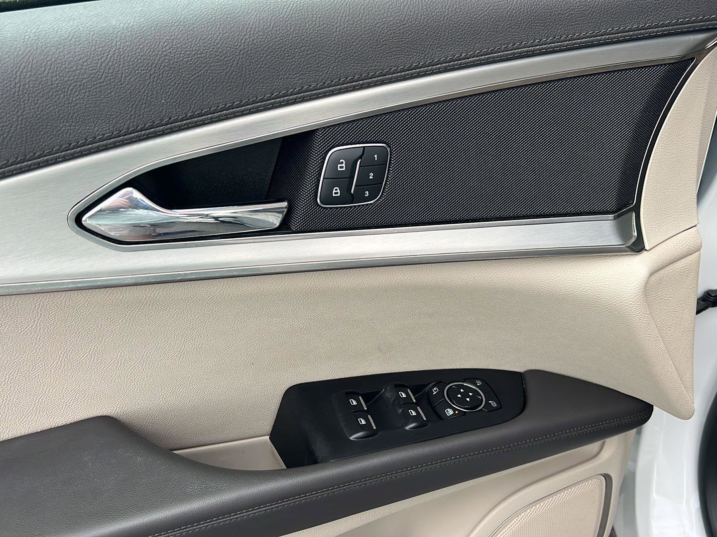 Used 2020 Lincoln Nautilus FWD w/ Equipment Group 101A image 32