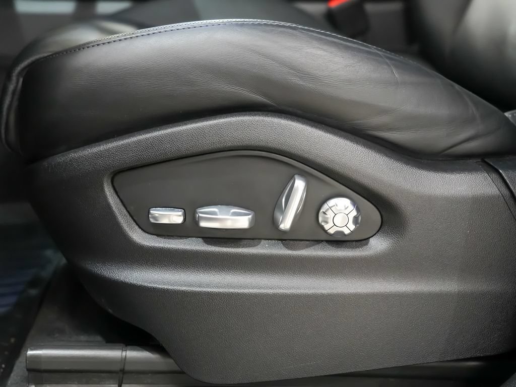 Certified 2021 Porsche Cayenne Coupe AWD/4WD image 24