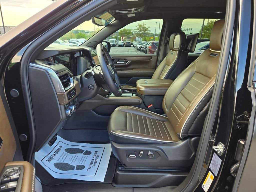 Used 2026 GMC Yukon Denali Ultimate AWD/4WD image 17