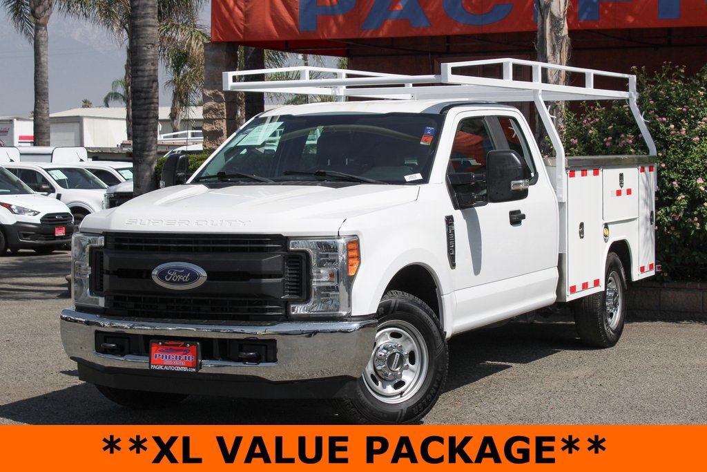Used 2018 Ford F250 XL w/ Power Equipment Group RWD image 4