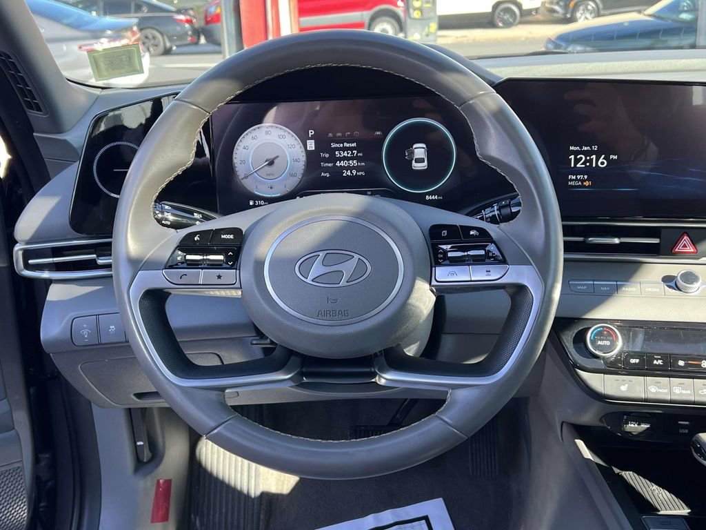 Certified 2024 Hyundai Elantra SEL w/ Convenience Package image 16