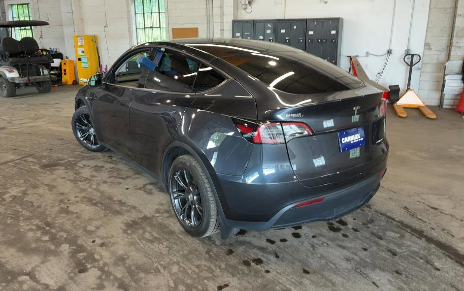 Used 2024 Tesla Model Y Long Range AWD/4WD image 4