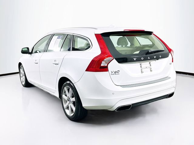Used 2016 Volvo V60 T5 Platinum image 6