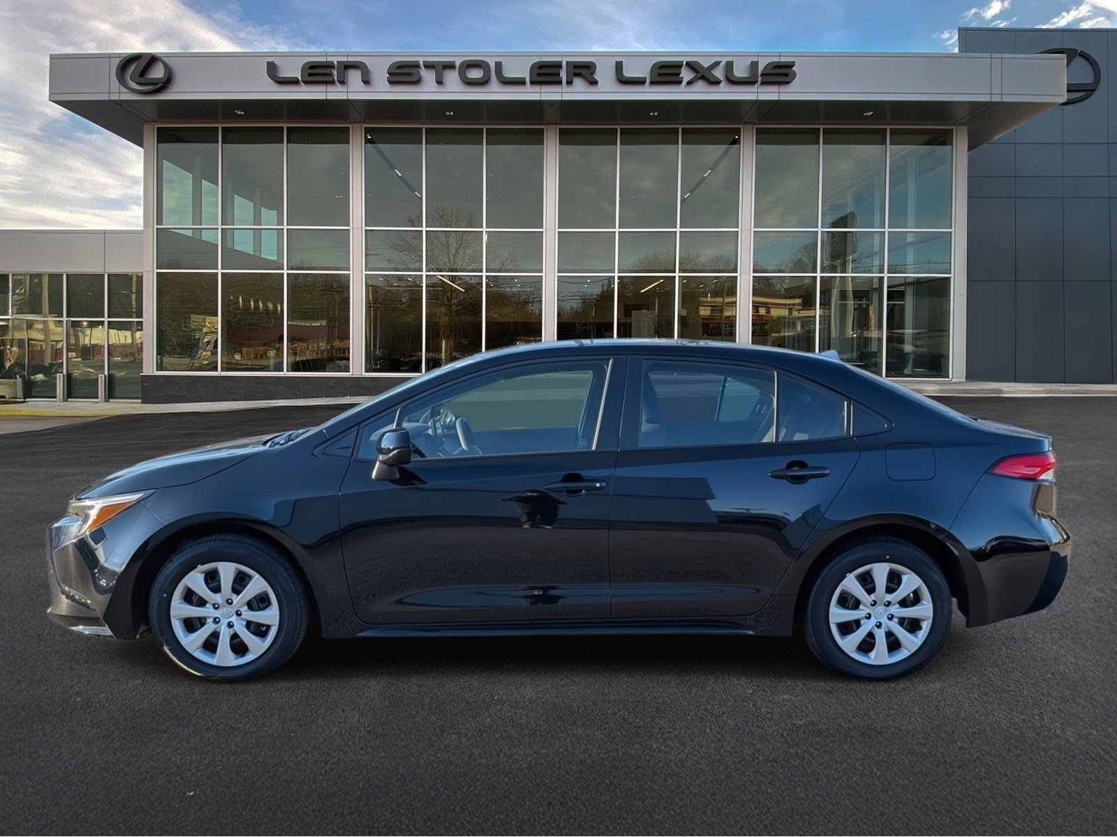 Used 2026 Toyota Corolla LE image 6