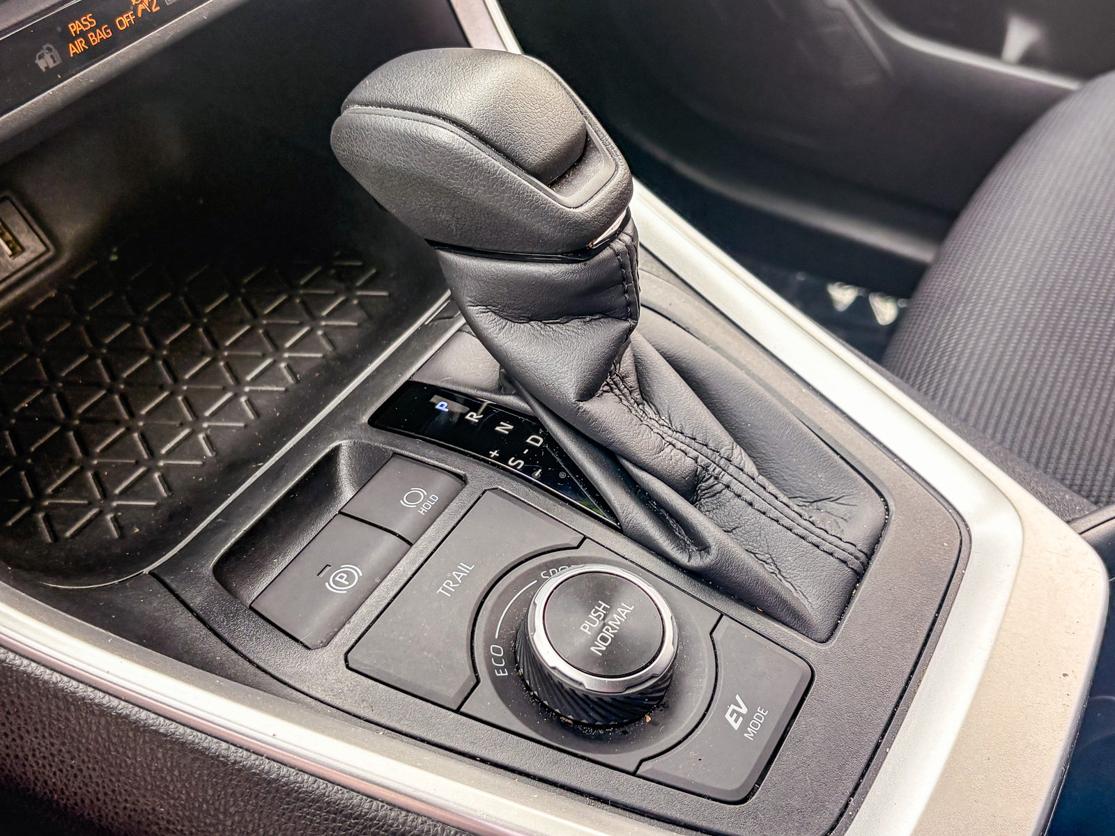 Certified 2025 Toyota RAV4 LE AWD/4WD image 19