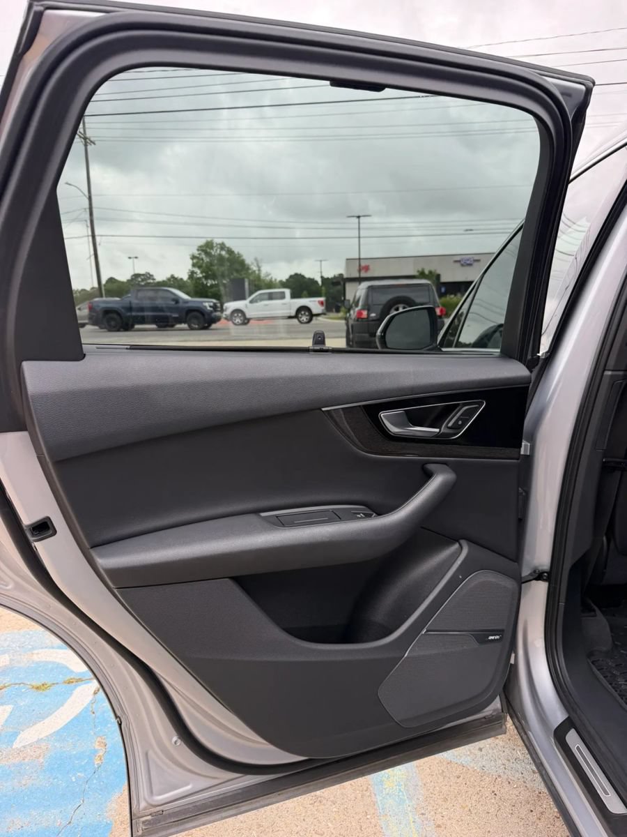 Used 2018 Audi Q7 3.0T Prestige AWD/4WD image 9