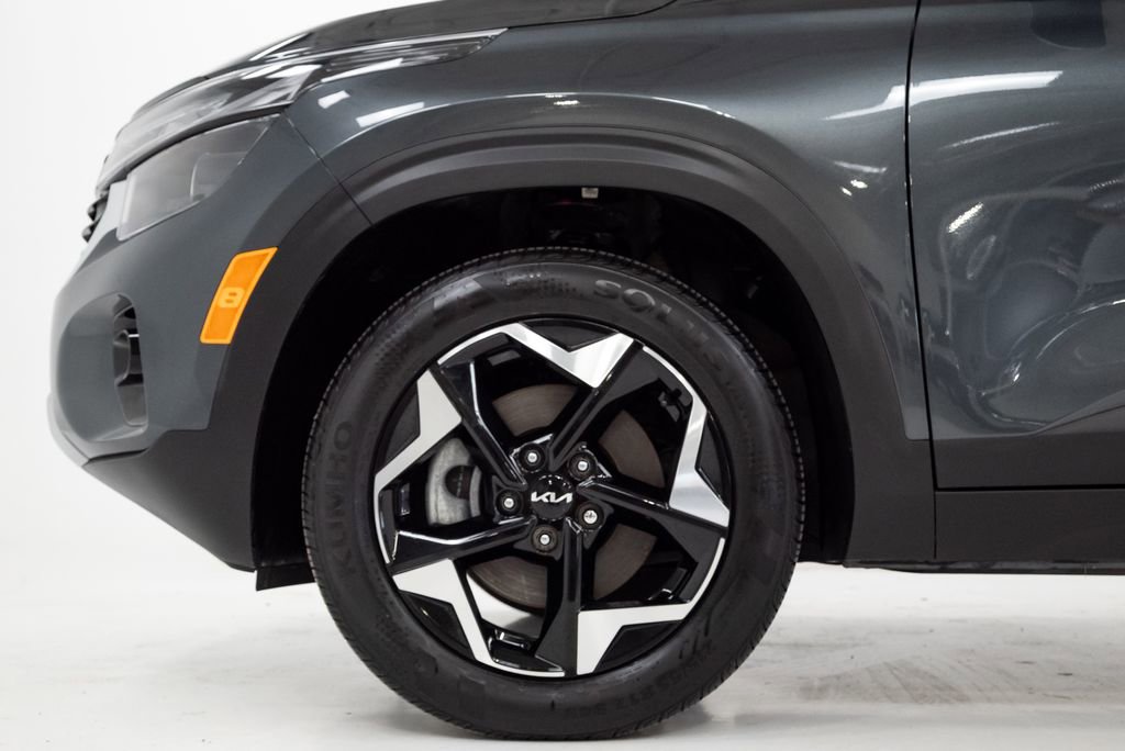 Certified 2025 Kia Seltos EX w/ EX Sunroof Package image 30