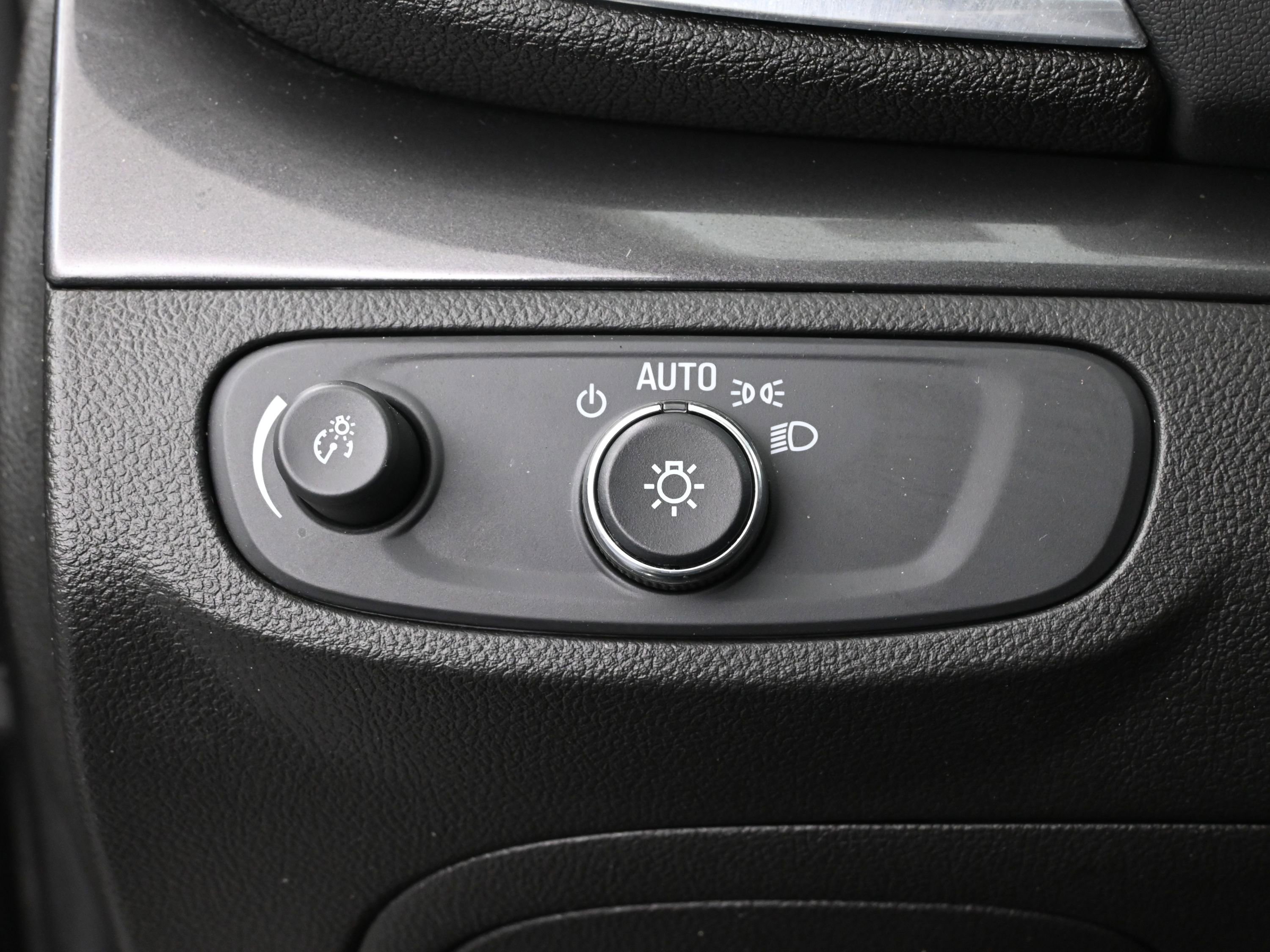 Used 2019 Buick Encore Preferred image 12