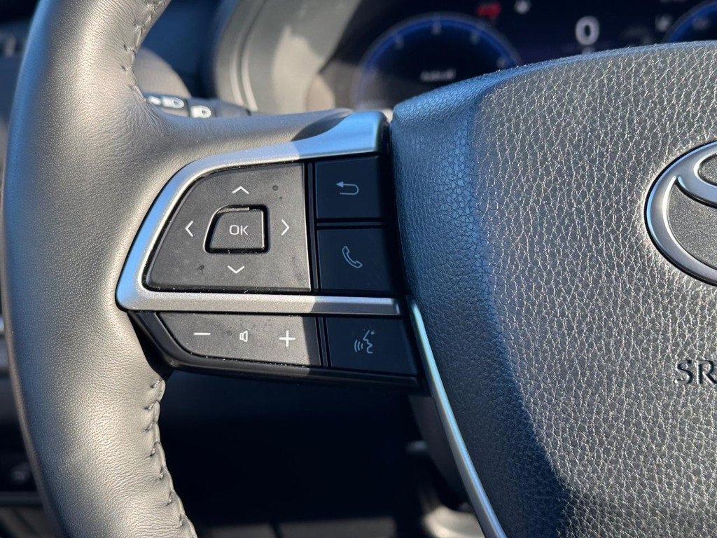 Used 2025 Toyota Grand Highlander AWD image 30