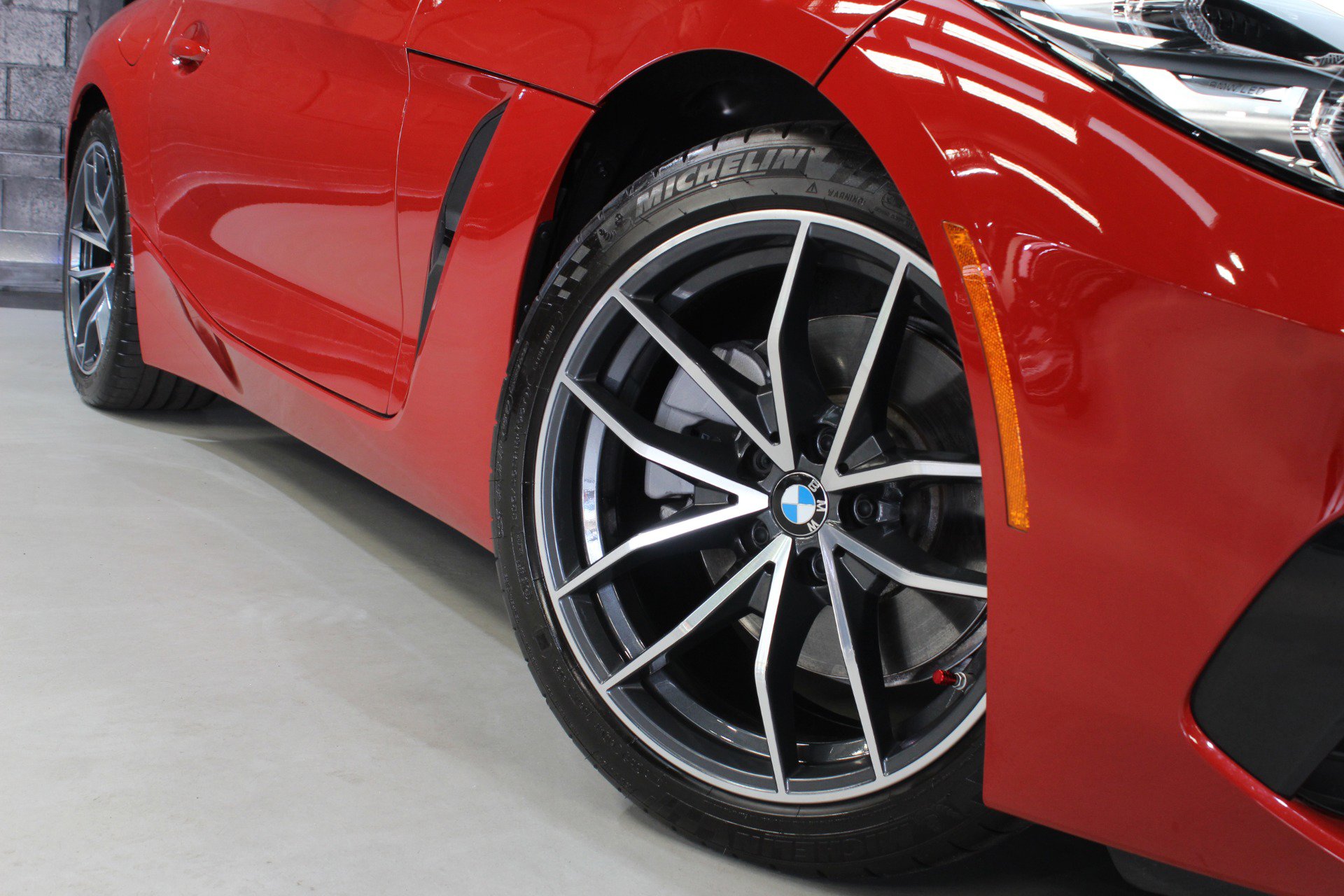 Used 2022 BMW Z4 sDrive30i w/ Driving Assistance Package image 19