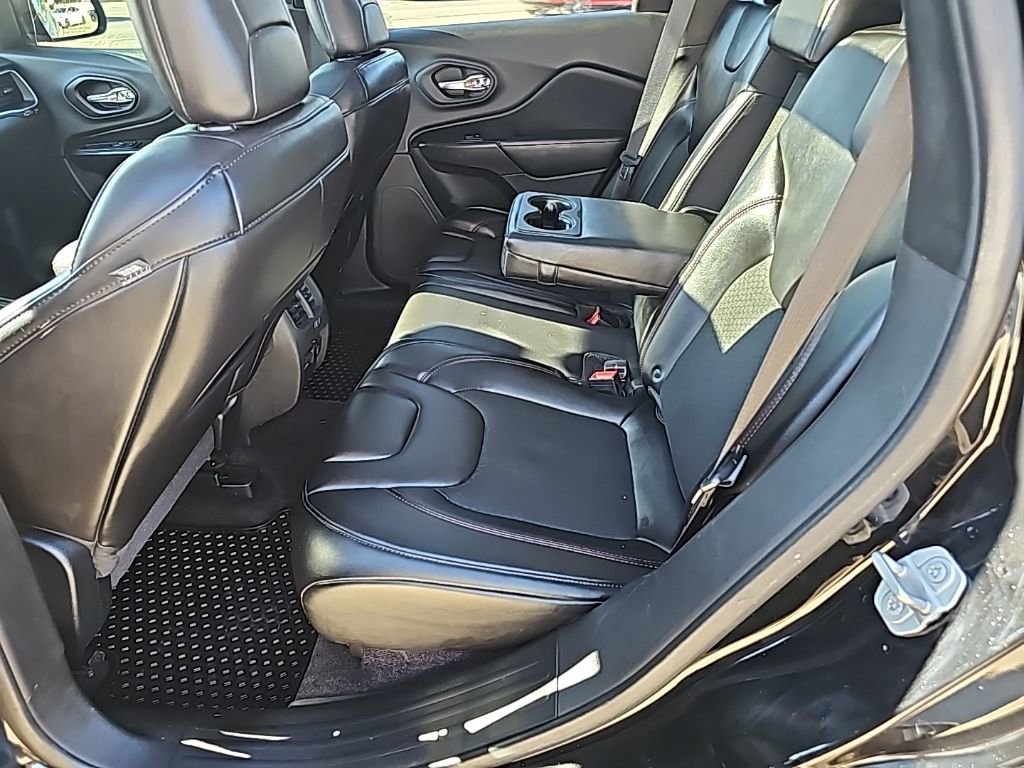 Certified 2019 Jeep Cherokee Trailhawk w/ Comfort/Convenience Group image 17