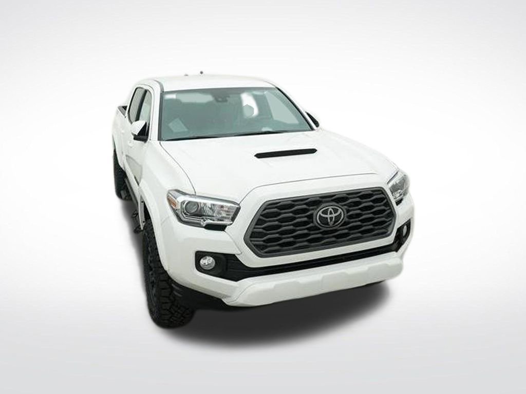 Used 2022 Toyota Tacoma TRD Sport w/ Technology Package AWD/4WD image 17